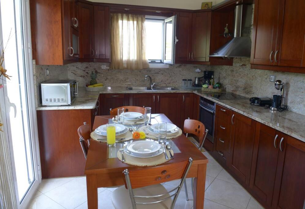 Вилла Simos' Sea View House Nikopolis Экстерьер фото